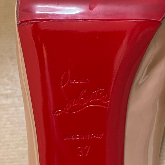 CHRISTIAN LOUBOUTIN New Very Privé
120 mm Open toe pumps - Patent calf - Nude - Picture 8 of 9